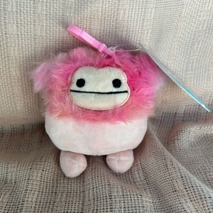 Squishmallow Caparinne 3.5” Bigfoot Clip on